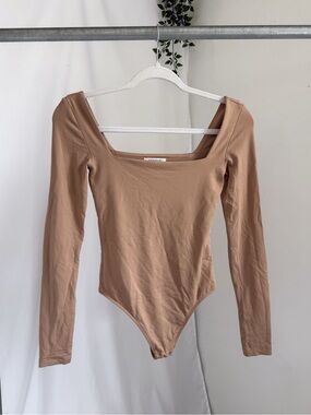 Babaton contour longsleeve bodysuit